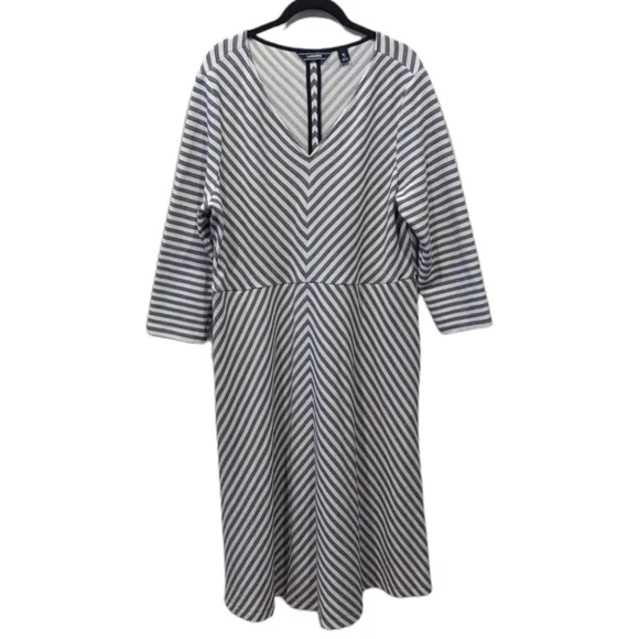 Lands' End Grey & White Diagonal Stripe Chevron Heavyweight Plus Size Dress (18) - Picture 1 of 6